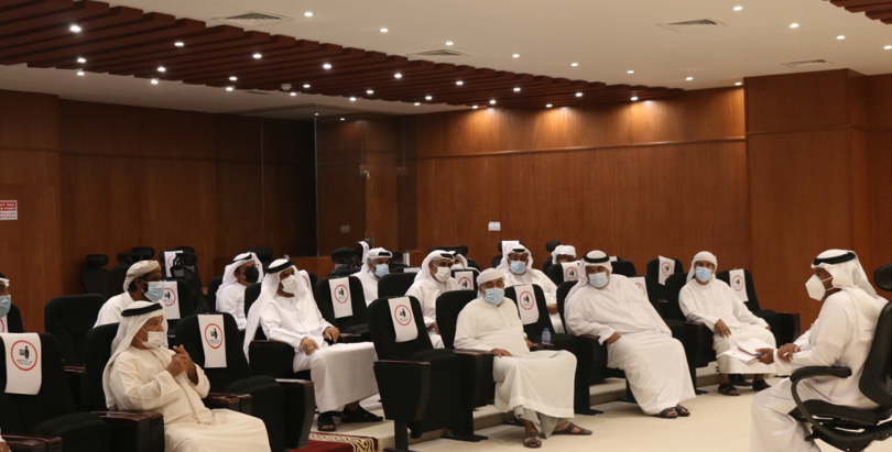 Read more about the article مدير عام بيئة رأس الخيمة في لقاء مع الصيادين