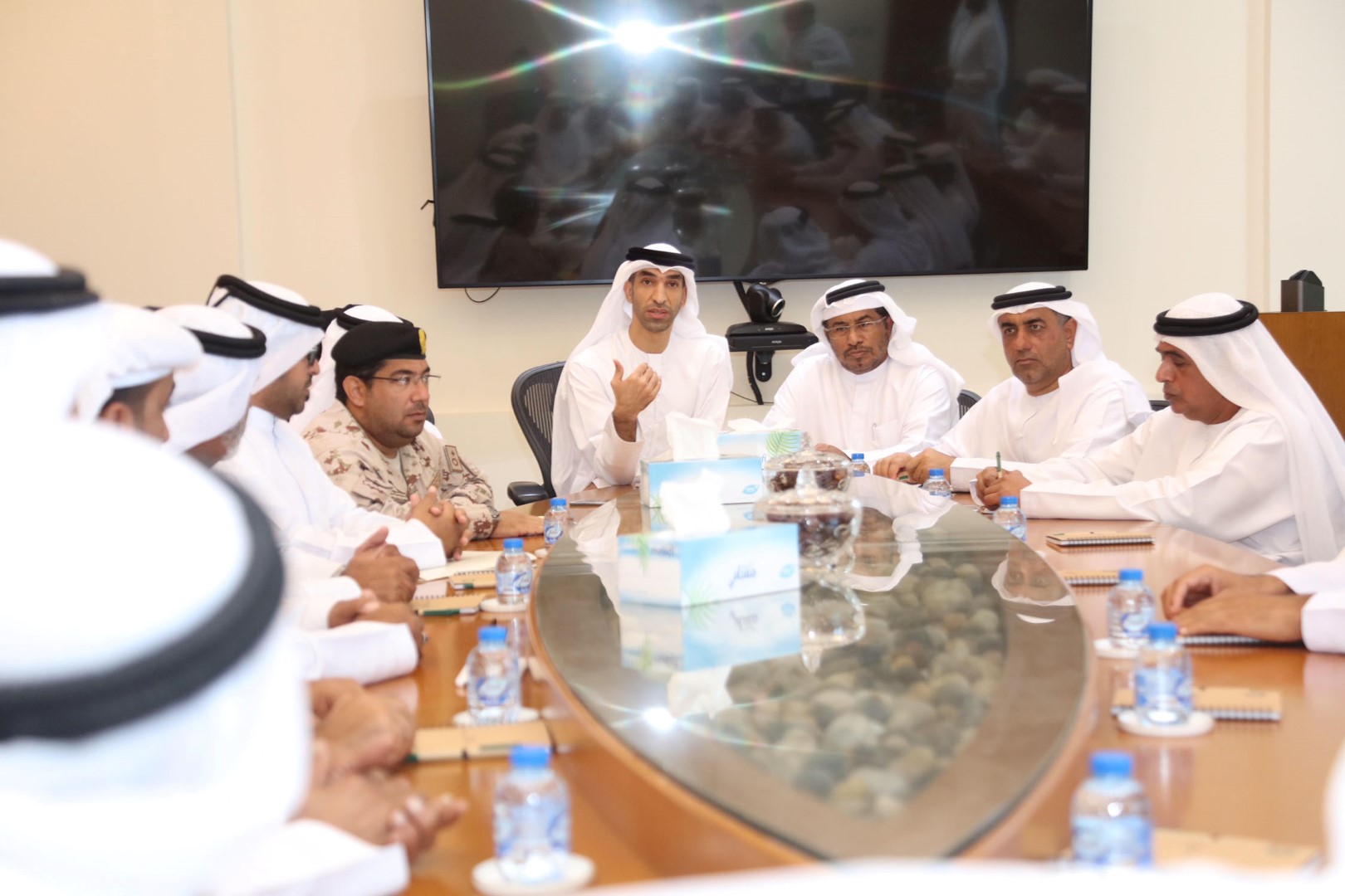 Read more about the article الزيودي يلتقي صيادي رأس الخيمة