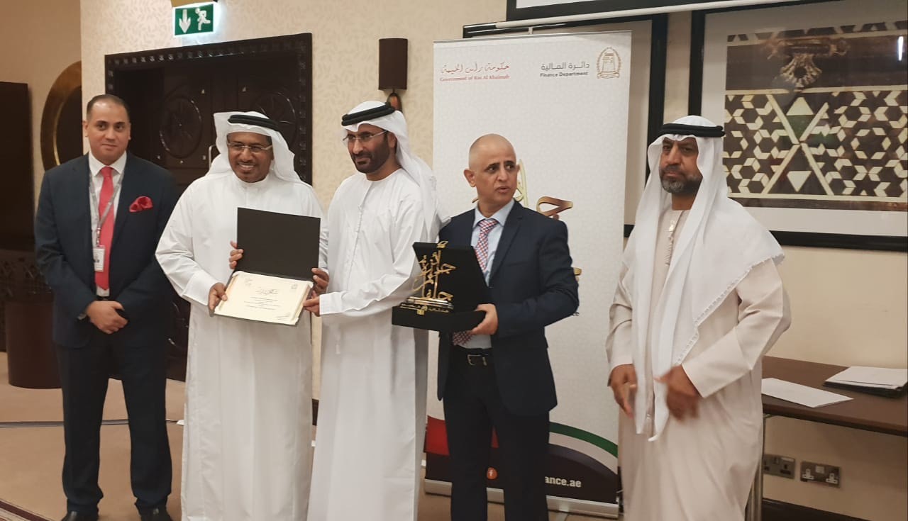 Read more about the article بيئة رأس الخيمة تفوز بجائزة جلفار المالية